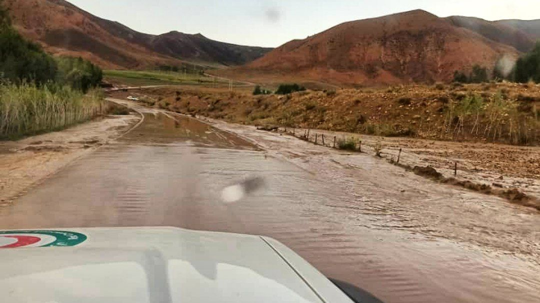 تداوم امدادرسانی به سیل‌زدگان در روستاهای آذربایجان غربی